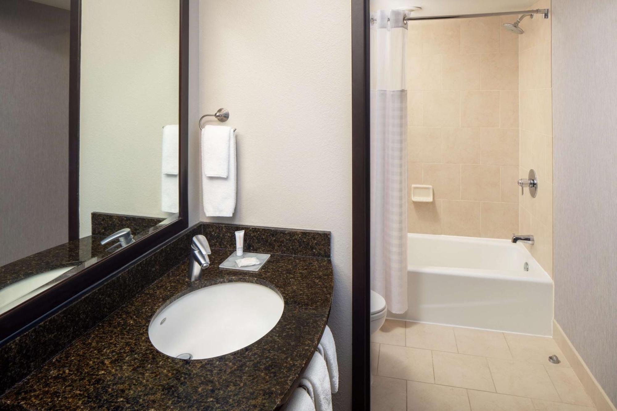 Hyatt Place Uncasville - Casino Area Экстерьер фото
